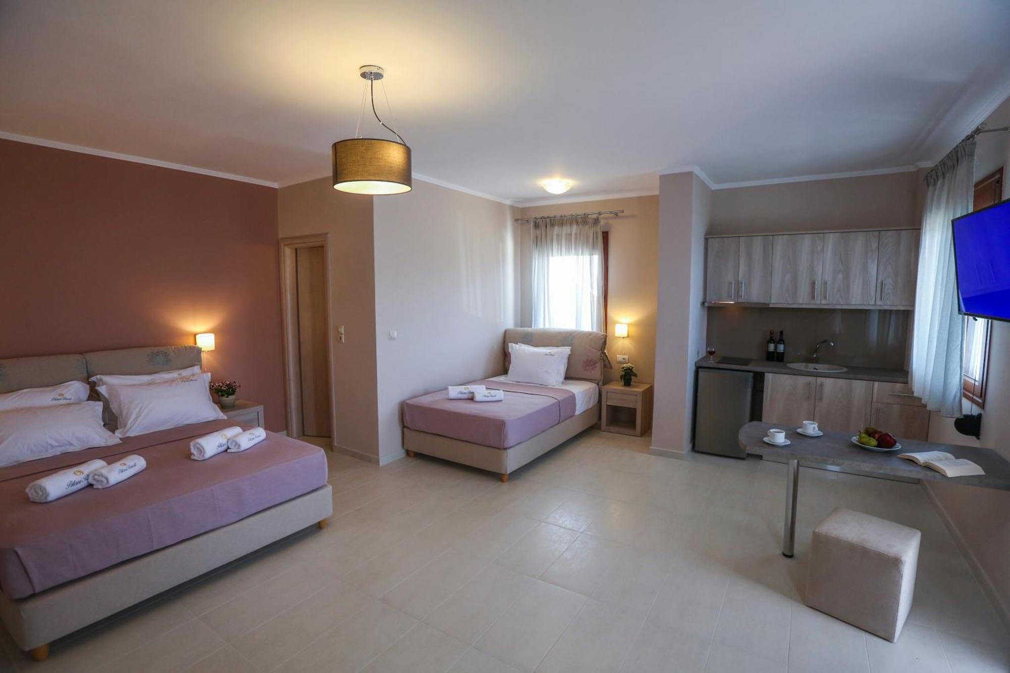 Hotel Petani Vovikes